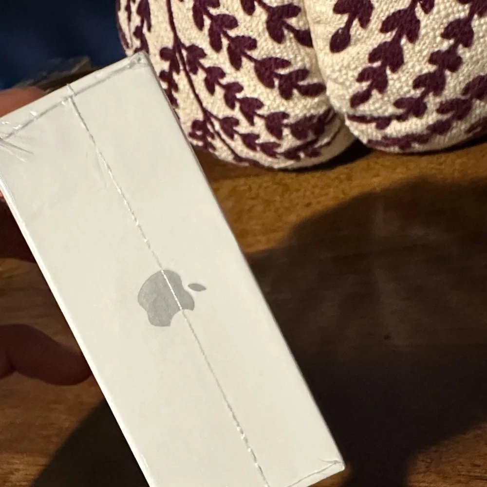 Apple enjoy crystal